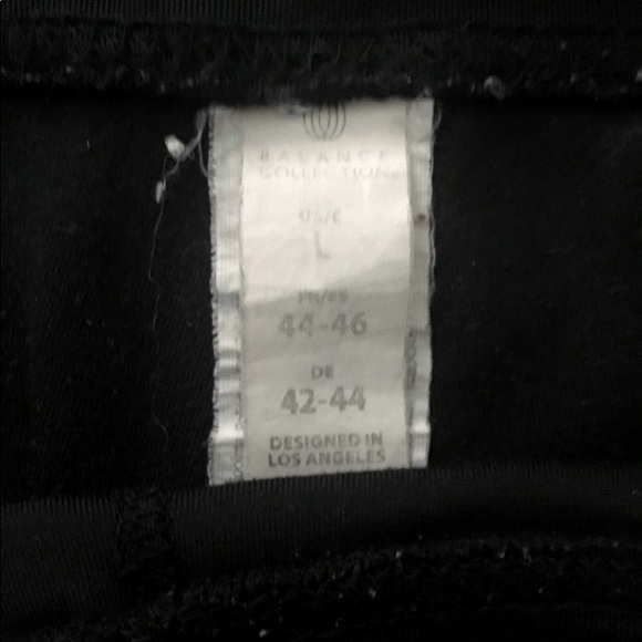 High Waist Yoga Leggings with Pockets - Black Colour - Picture 4 of 4